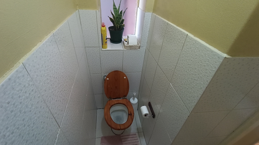 2 Bedroom Property for Sale in La Montagne Gauteng