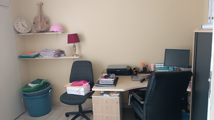 2 Bedroom Property for Sale in La Montagne Gauteng