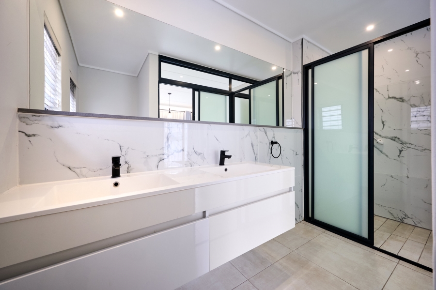 3 Bedroom Property for Sale in The Polofields Gauteng