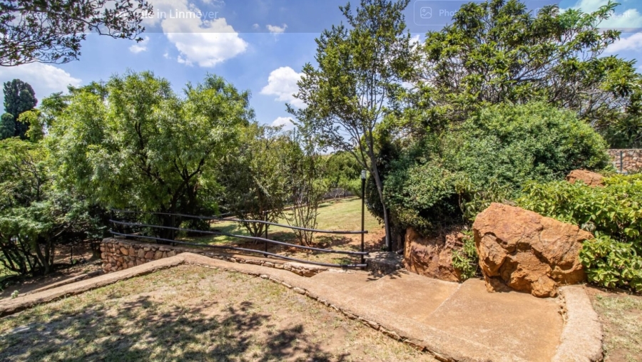 4 Bedroom Property for Sale in Linmeyer Gauteng