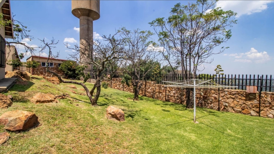 4 Bedroom Property for Sale in Linmeyer Gauteng