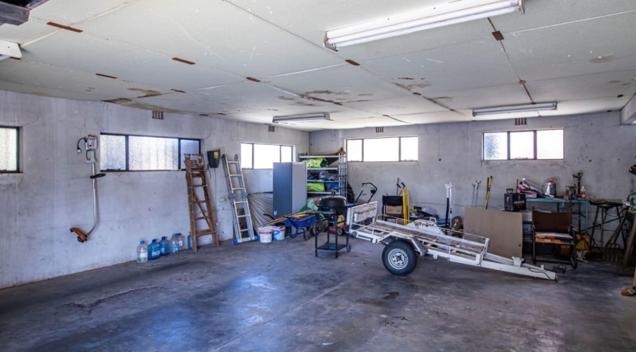 4 Bedroom Property for Sale in Linmeyer Gauteng