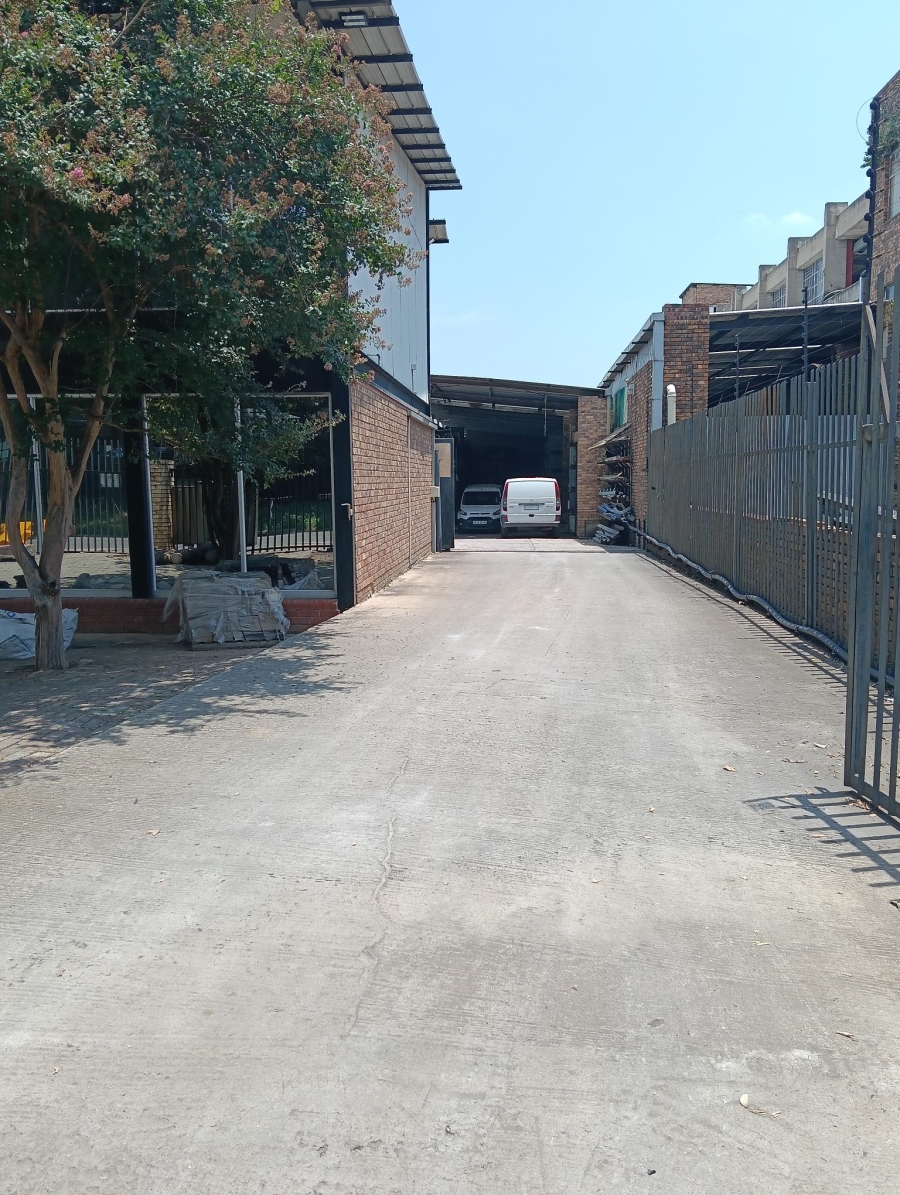 Commercial Property for Sale in Koedoespoort Industrial Gauteng