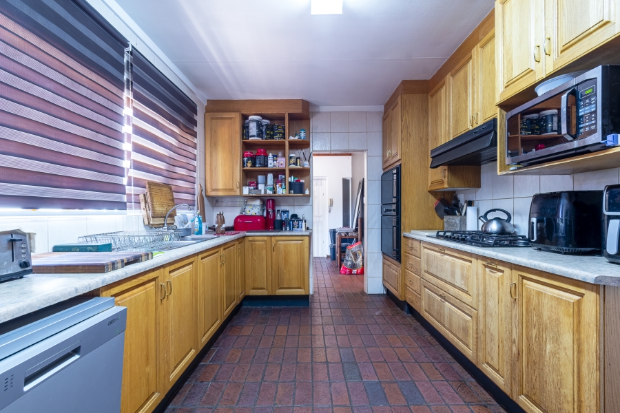 4 Bedroom Property for Sale in Brummeria Gauteng