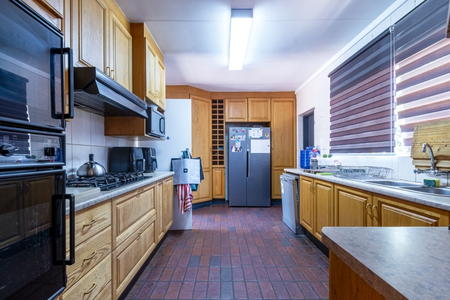 4 Bedroom Property for Sale in Brummeria Gauteng