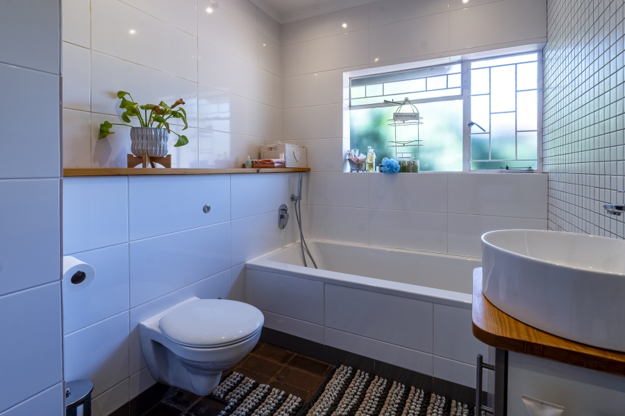 4 Bedroom Property for Sale in Brummeria Gauteng