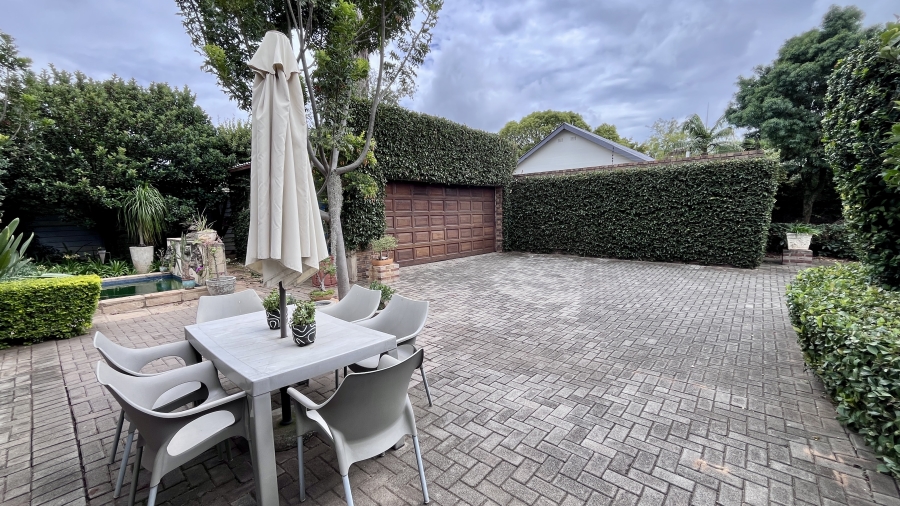 3 Bedroom Property for Sale in Waverley Gauteng