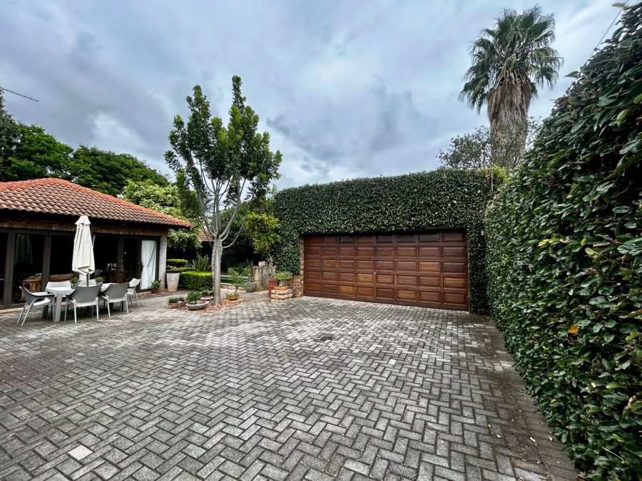 3 Bedroom Property for Sale in Waverley Gauteng