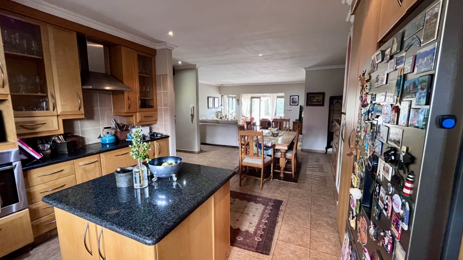 3 Bedroom Property for Sale in Waverley Gauteng