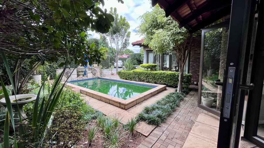 3 Bedroom Property for Sale in Waverley Gauteng