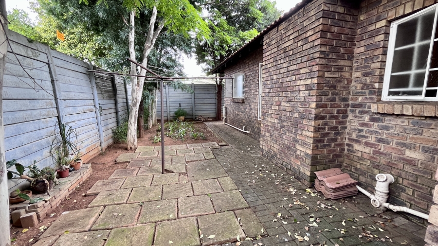 3 Bedroom Property for Sale in Waverley Gauteng