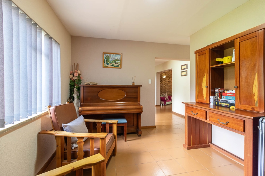 5 Bedroom Property for Sale in Hartzenbergfontein Gauteng