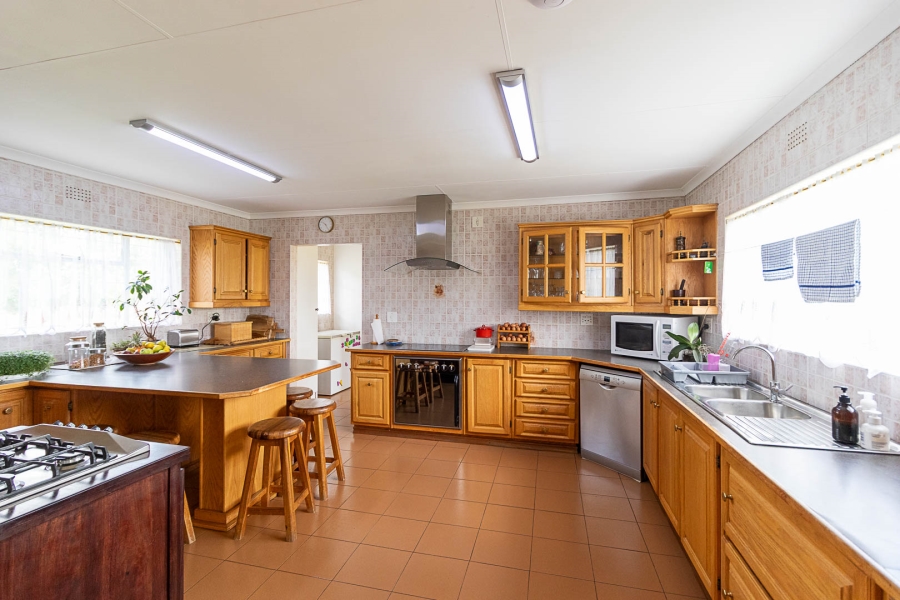 5 Bedroom Property for Sale in Hartzenbergfontein Gauteng