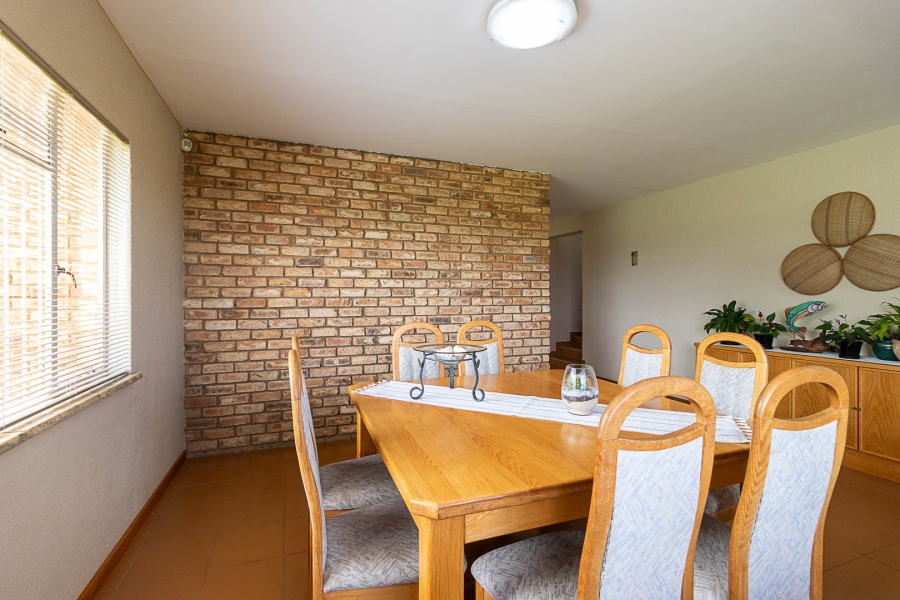 5 Bedroom Property for Sale in Hartzenbergfontein Gauteng