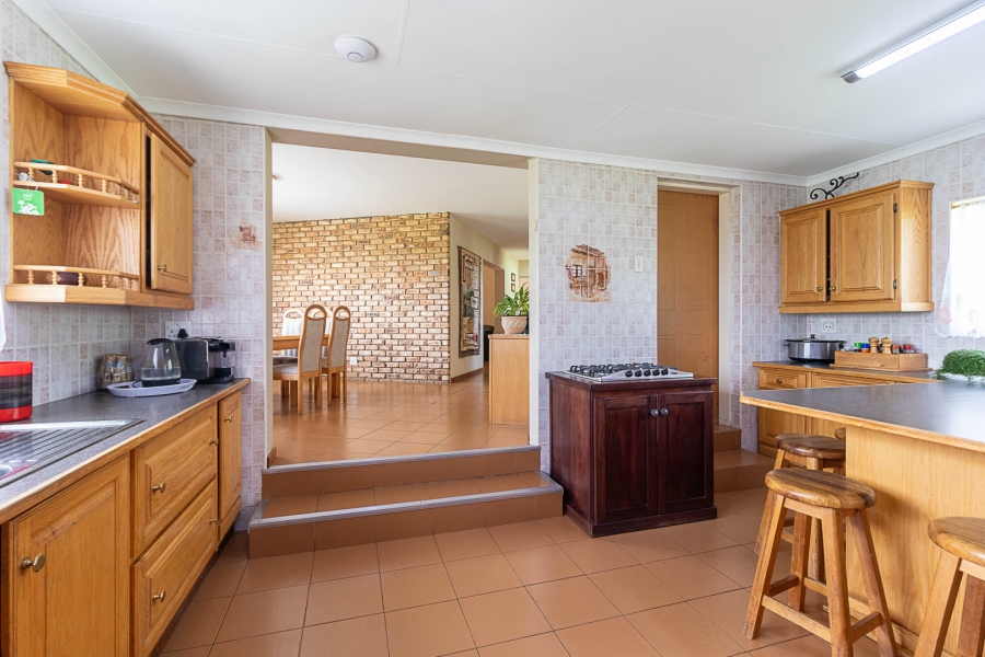 5 Bedroom Property for Sale in Hartzenbergfontein Gauteng