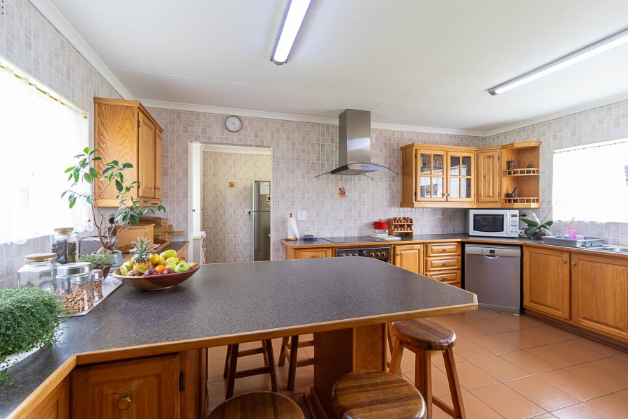 5 Bedroom Property for Sale in Hartzenbergfontein Gauteng