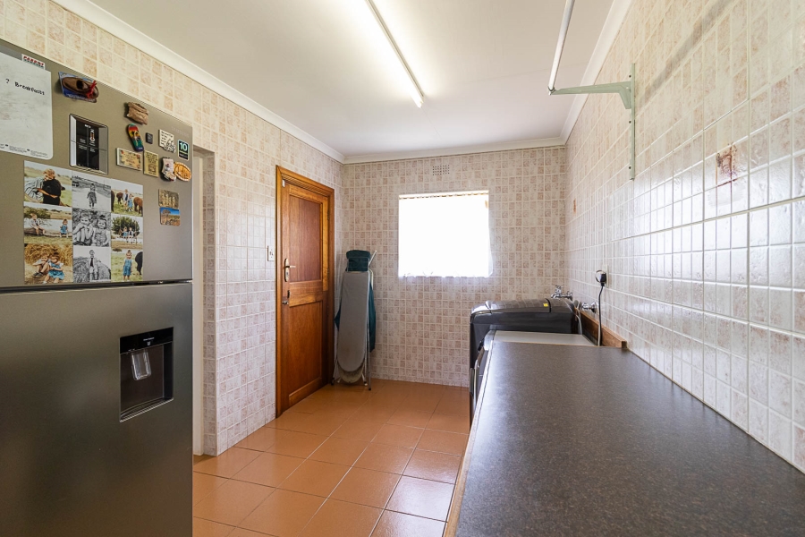 5 Bedroom Property for Sale in Hartzenbergfontein Gauteng