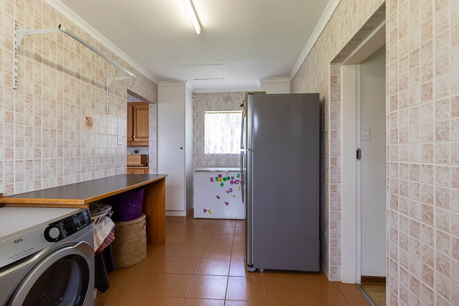 5 Bedroom Property for Sale in Hartzenbergfontein Gauteng