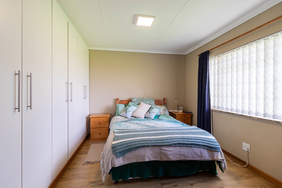 5 Bedroom Property for Sale in Hartzenbergfontein Gauteng