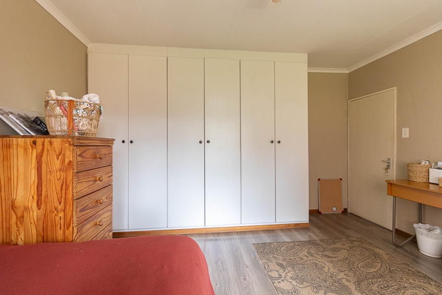 5 Bedroom Property for Sale in Hartzenbergfontein Gauteng