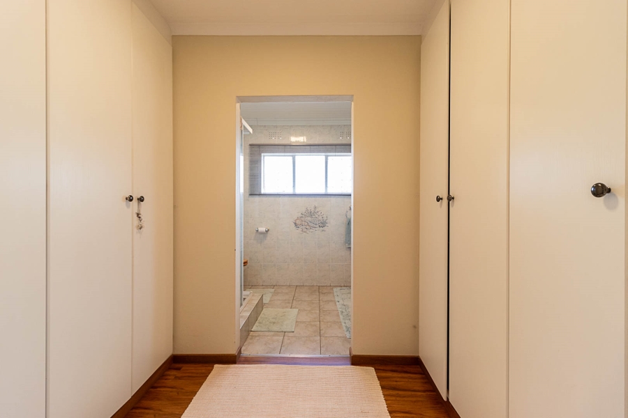 5 Bedroom Property for Sale in Hartzenbergfontein Gauteng