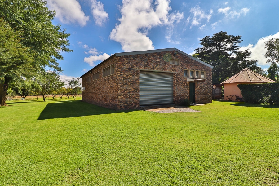5 Bedroom Property for Sale in Hartzenbergfontein Gauteng
