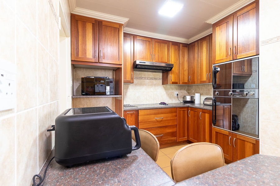 5 Bedroom Property for Sale in Hartzenbergfontein Gauteng