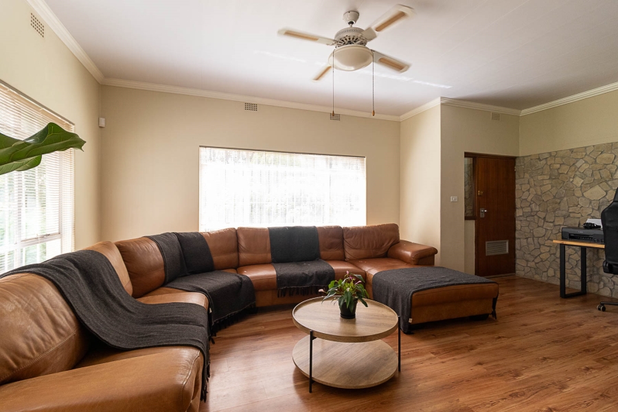 5 Bedroom Property for Sale in Hartzenbergfontein Gauteng