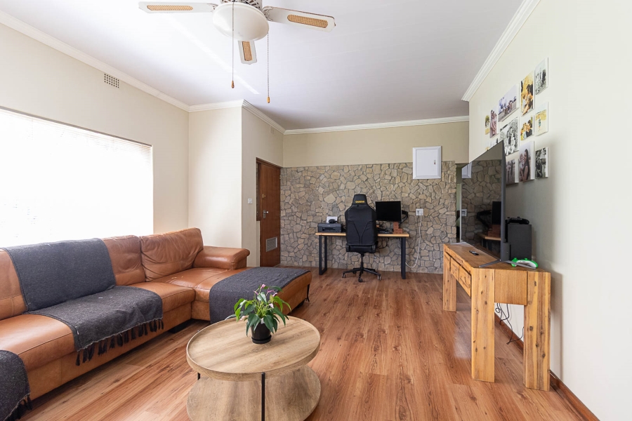 5 Bedroom Property for Sale in Hartzenbergfontein Gauteng