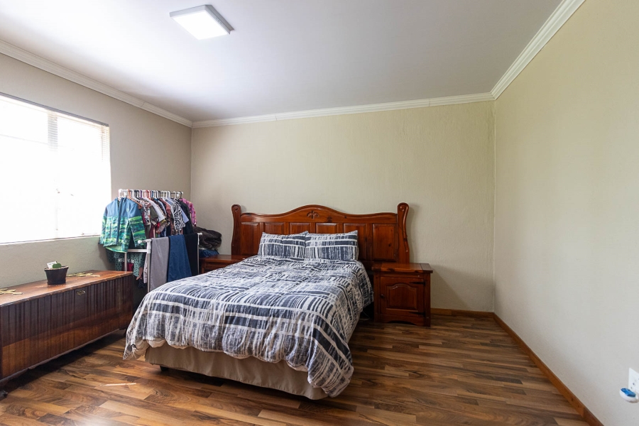 5 Bedroom Property for Sale in Hartzenbergfontein Gauteng