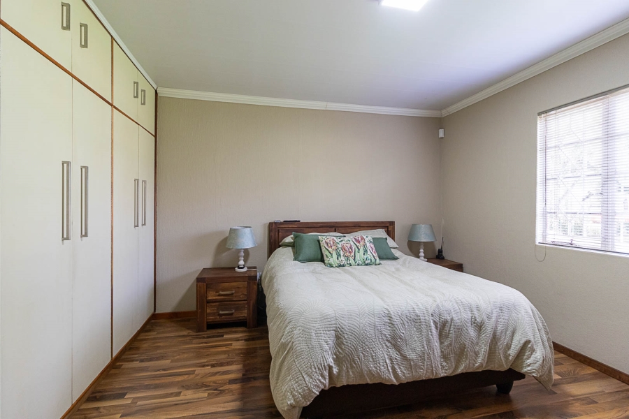 5 Bedroom Property for Sale in Hartzenbergfontein Gauteng