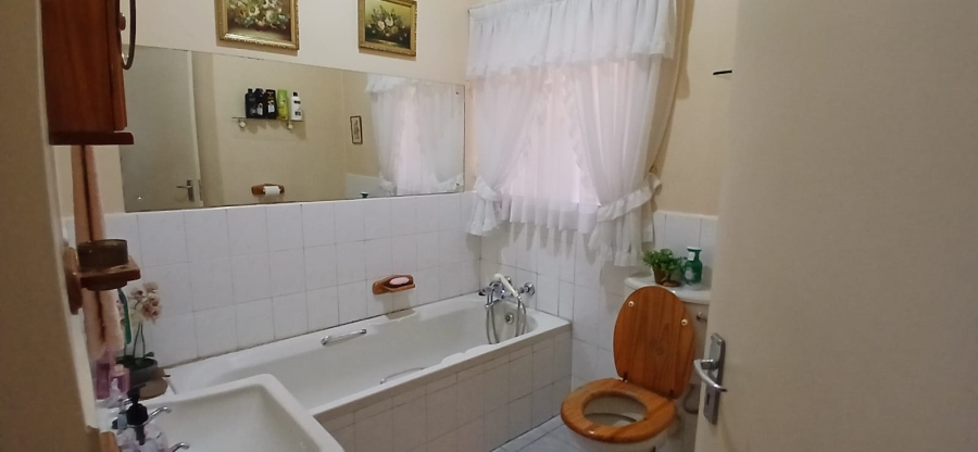 2 Bedroom Property for Sale in Vanderbijlpark CE 6 Gauteng