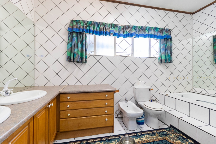 5 Bedroom Property for Sale in Meyerton Central Gauteng