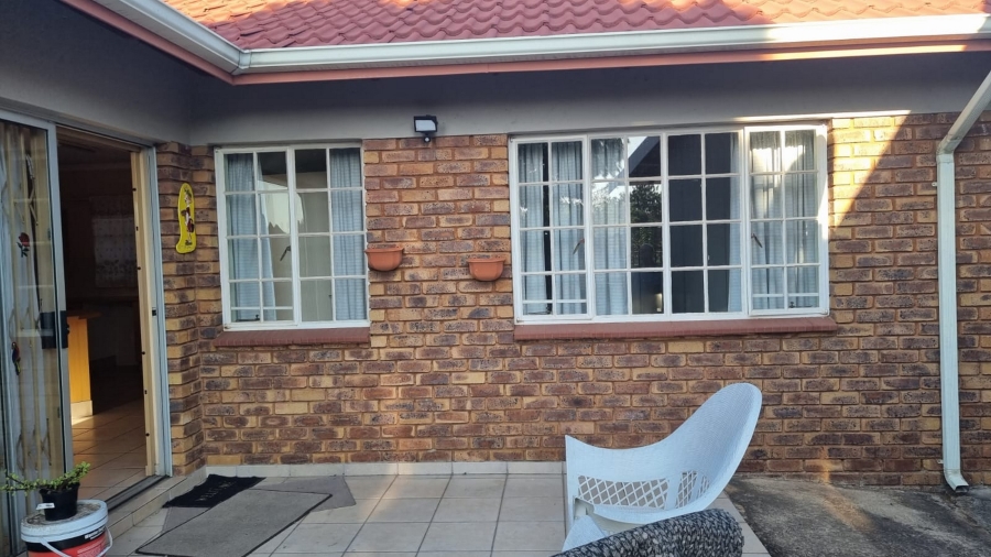 3 Bedroom Property for Sale in Birchleigh North Gauteng
