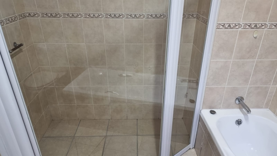 3 Bedroom Property for Sale in Birchleigh North Gauteng