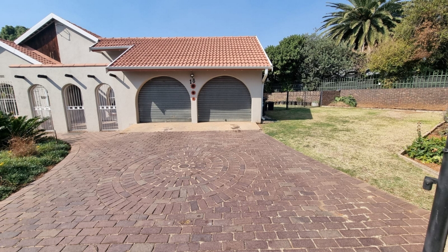 3 Bedroom Property for Sale in Birchleigh North Gauteng