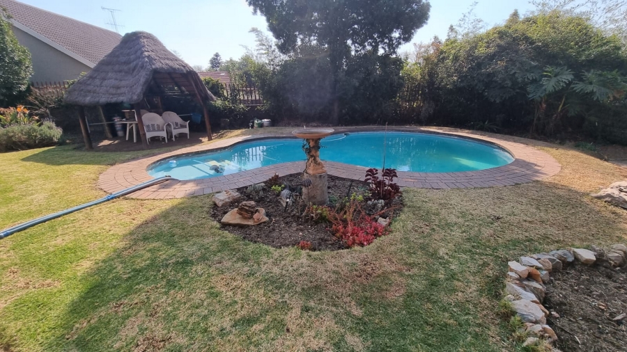 3 Bedroom Property for Sale in Birchleigh North Gauteng