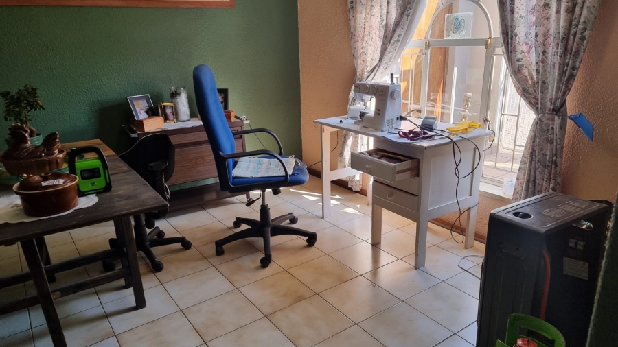 3 Bedroom Property for Sale in Birchleigh North Gauteng