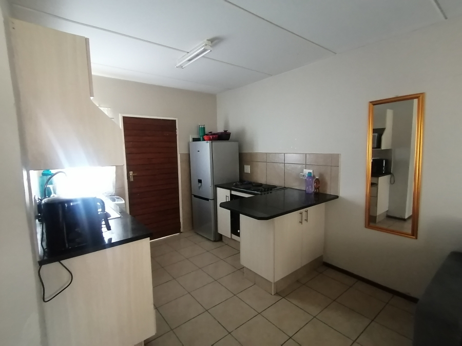 To Let 2 Bedroom Property for Rent in Noordwyk Gauteng