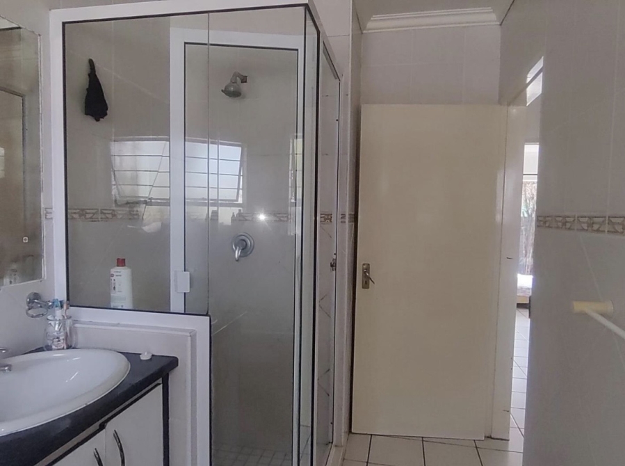 2 Bedroom Property for Sale in Oakdene Gauteng