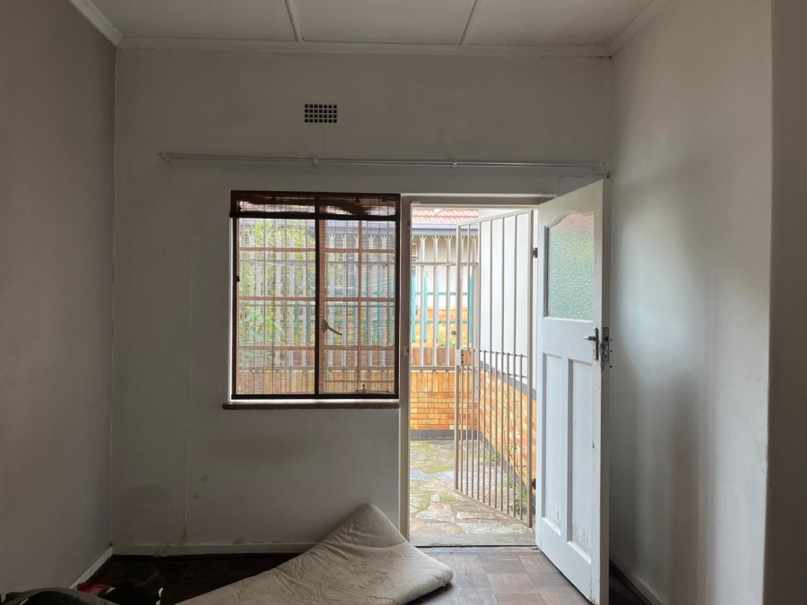 4 Bedroom Property for Sale in Linmeyer Gauteng