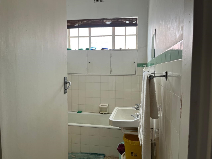 4 Bedroom Property for Sale in Linmeyer Gauteng