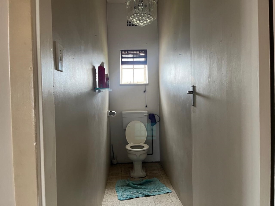 4 Bedroom Property for Sale in Linmeyer Gauteng