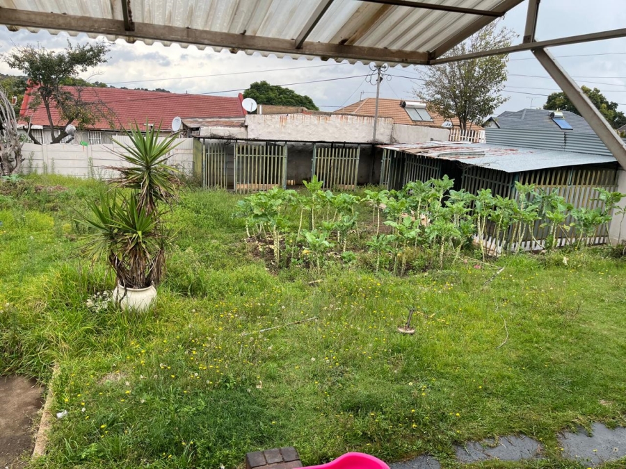 4 Bedroom Property for Sale in Linmeyer Gauteng