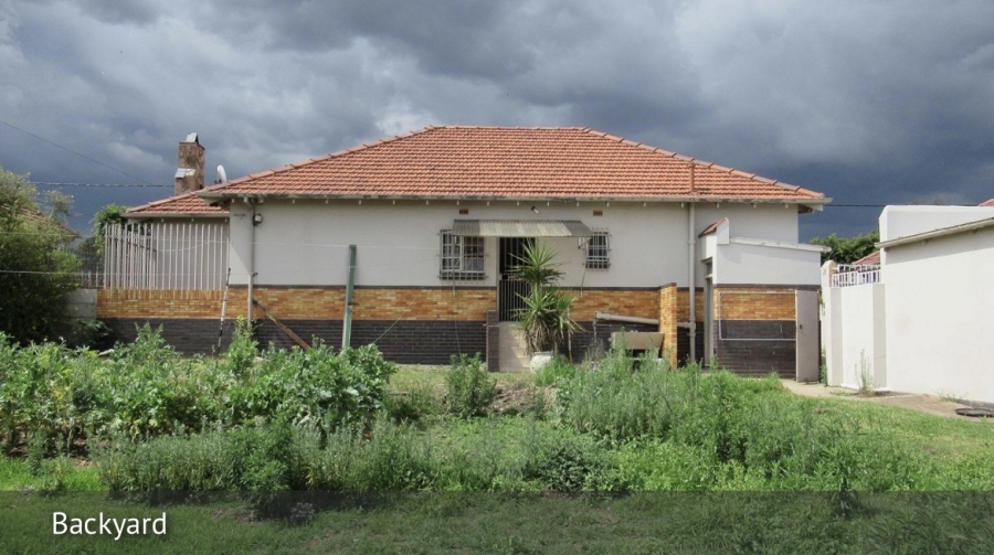 4 Bedroom Property for Sale in Linmeyer Gauteng