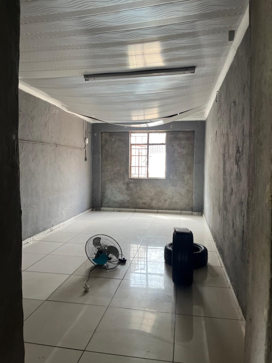 4 Bedroom Property for Sale in Linmeyer Gauteng