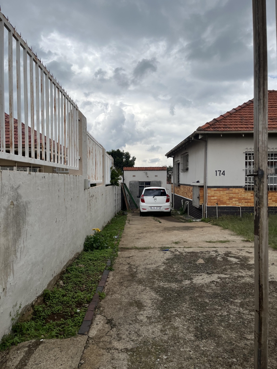 4 Bedroom Property for Sale in Linmeyer Gauteng