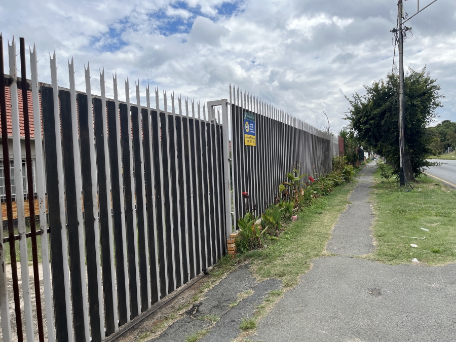 4 Bedroom Property for Sale in Linmeyer Gauteng