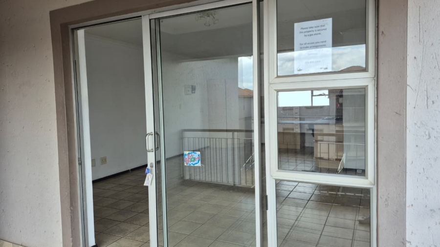 2 Bedroom Property for Sale in Bardene Gauteng