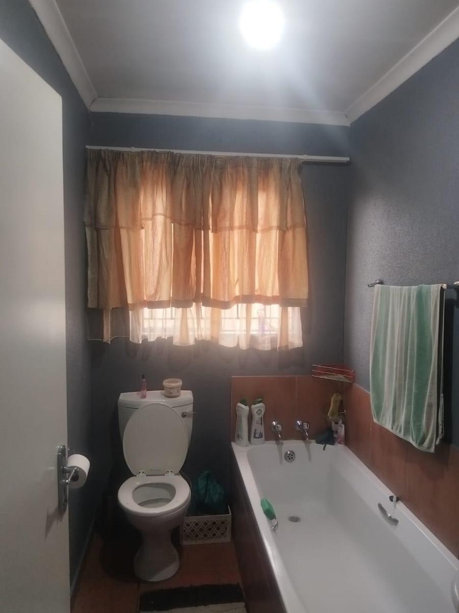 3 Bedroom Property for Sale in Nellmapius Gauteng